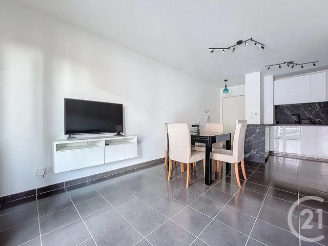 Appartement F2 à vendre - 2 pièces - 42.2 m2 - BAILLARGUES - 34 - LANGUEDOC-ROUSSILLON - Century 21 Agence Soleil